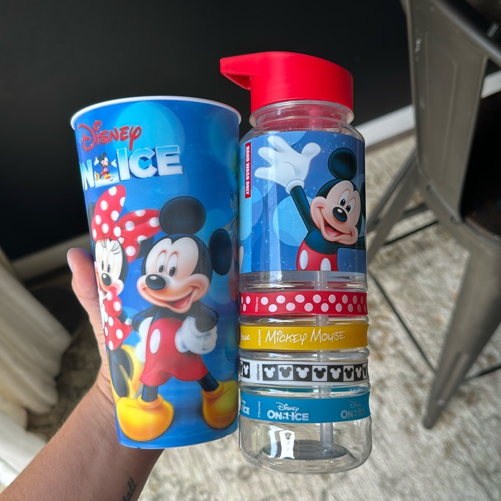 Disney on ice cups
